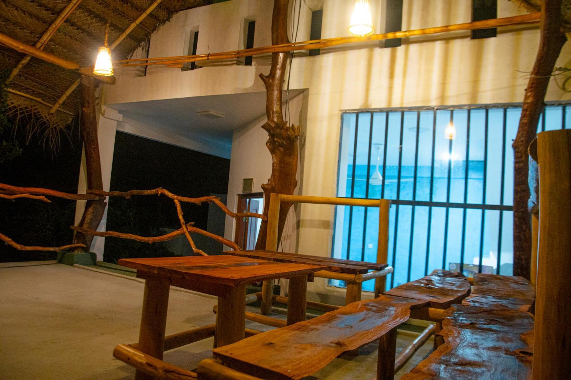 Blue Berry Villa Hikkaduwa Exterior photo